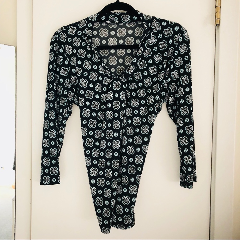 Jones NY never worn. Versatile Top!